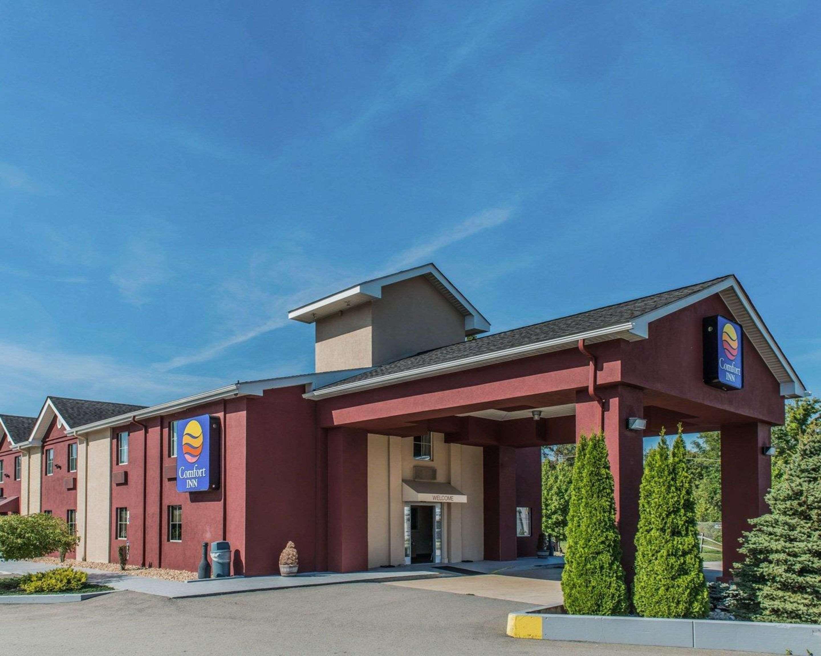 コンフォート イン Belle Vernon エクステリア 写真