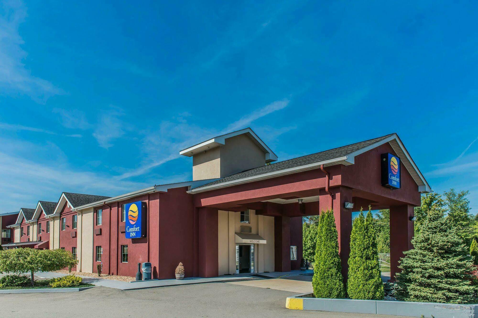 コンフォート イン Belle Vernon エクステリア 写真